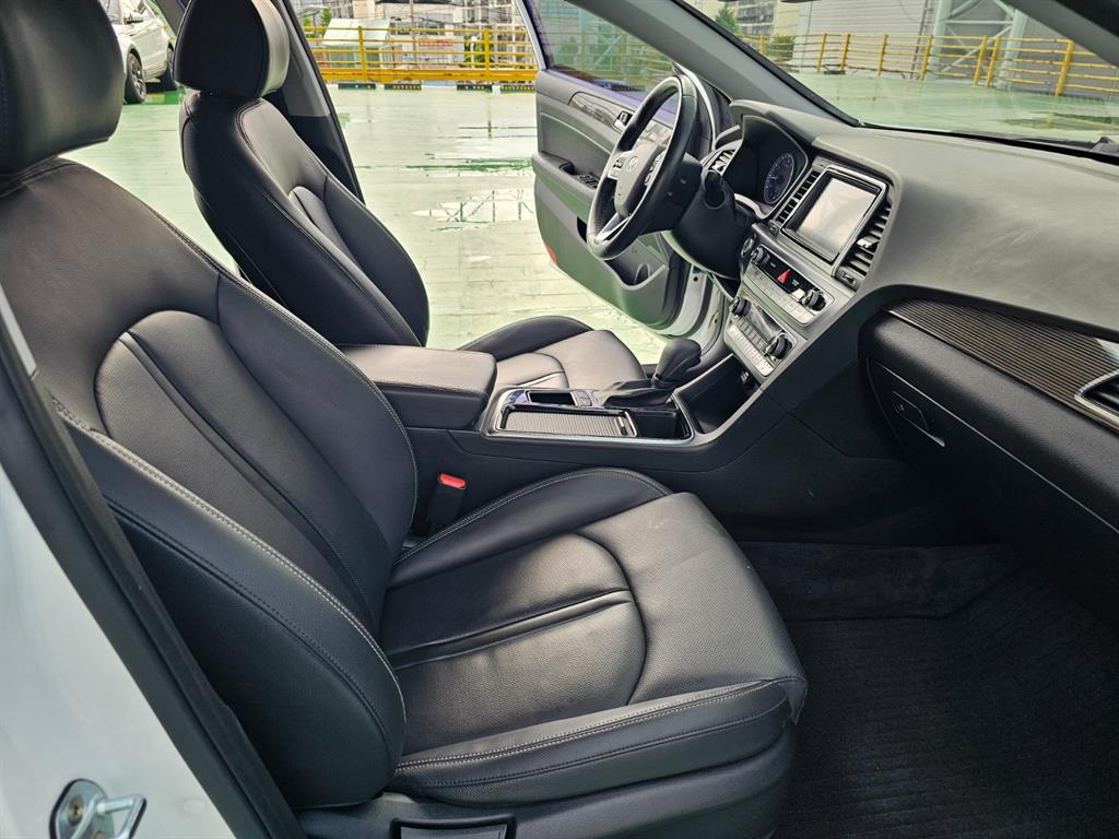 HYUNDAI Sonata - Vista 11