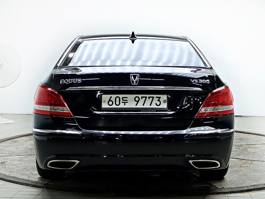 HYUNDAI Equus - Vista 5