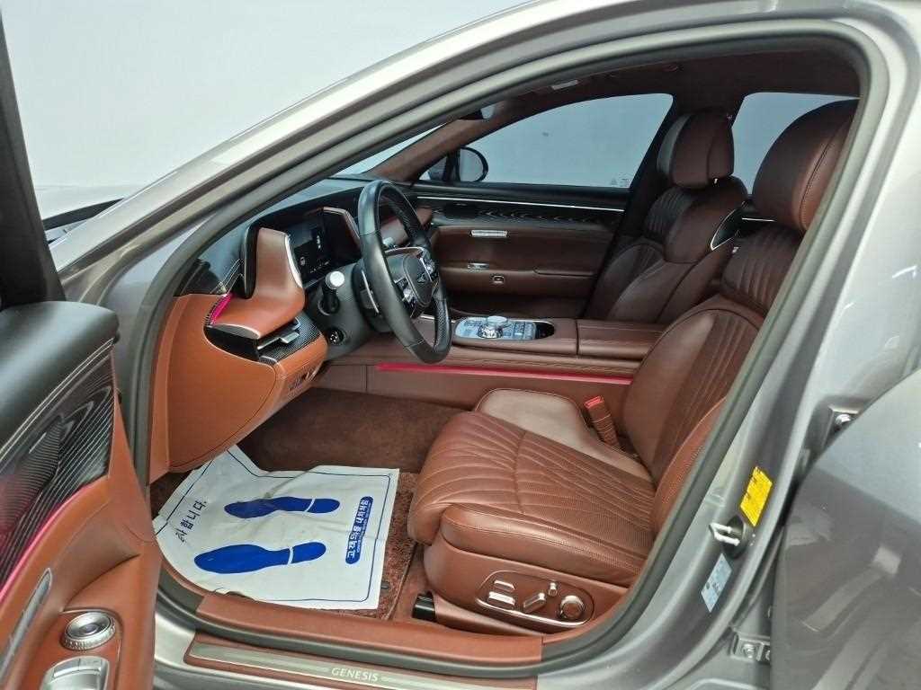 Genesis G90 - Vista 11