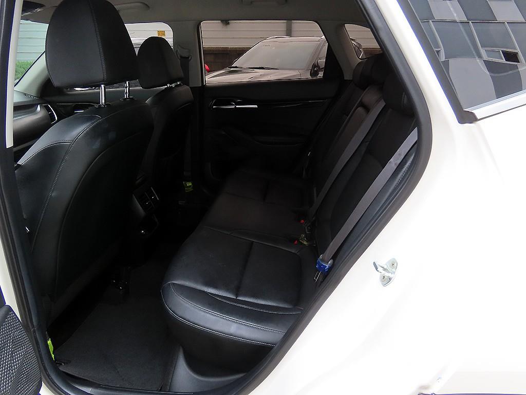 KIA Seltos - Vista 6