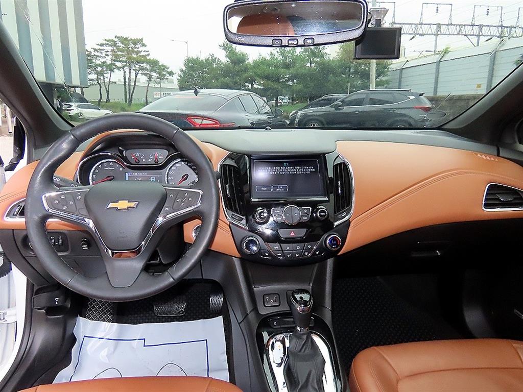 Chevrolet Cruise - Vista 7