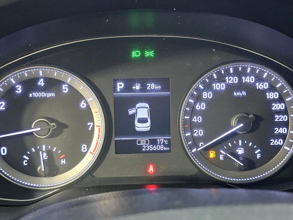 HYUNDAI Grandeur - Vista 7