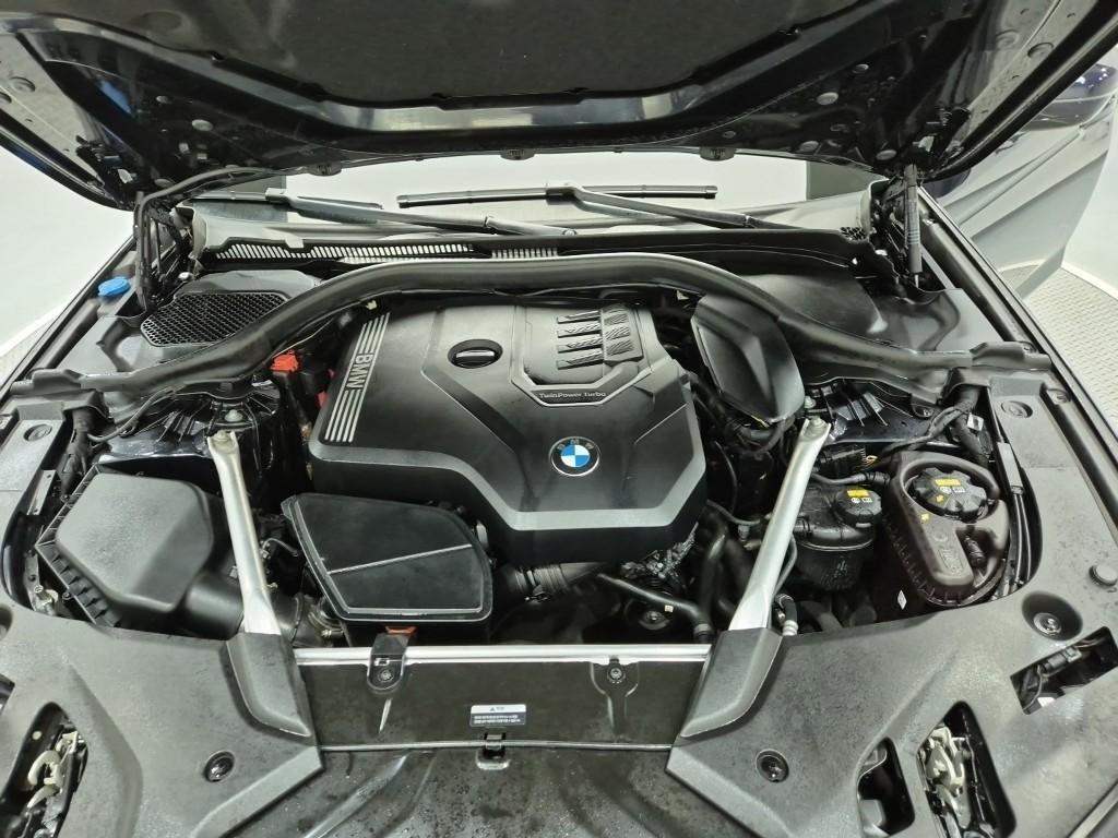 BMW 5 Series - Vista 5