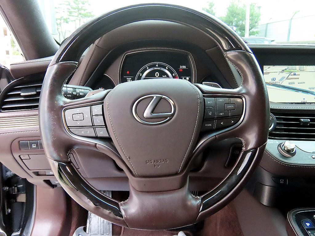 Lexus LS - Vista 8