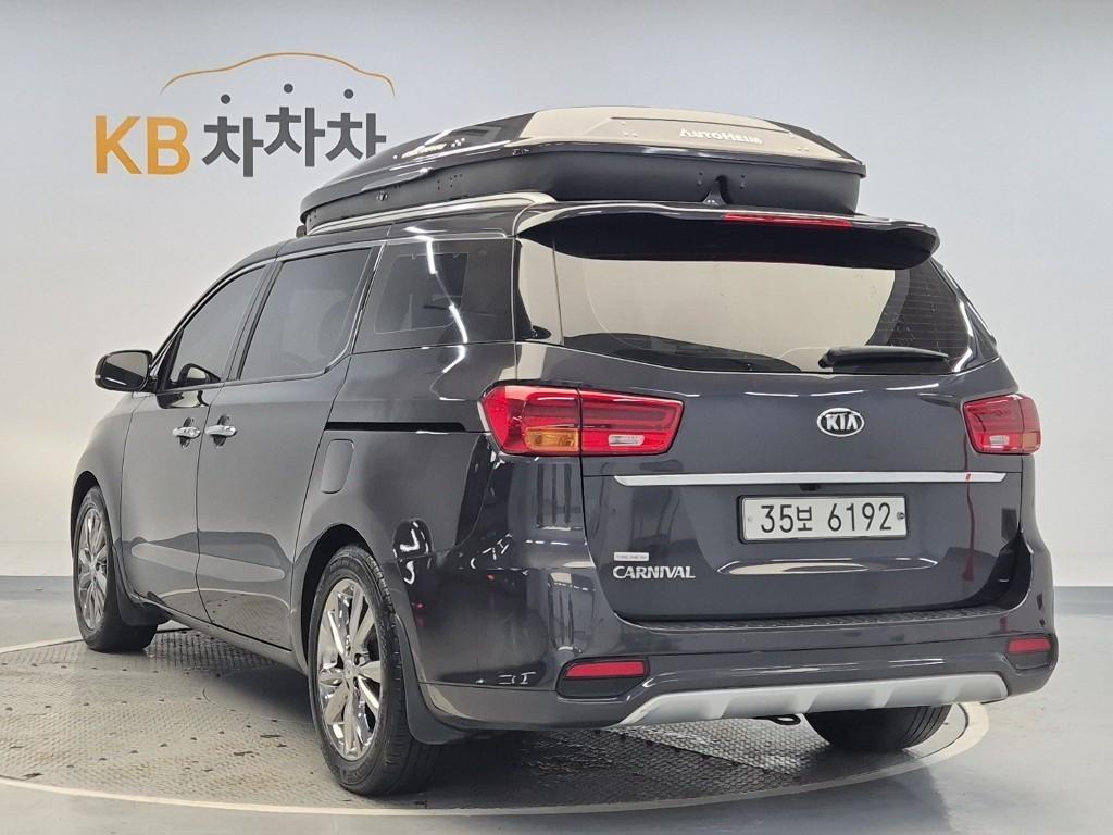 KIA Carnival - Vista 2