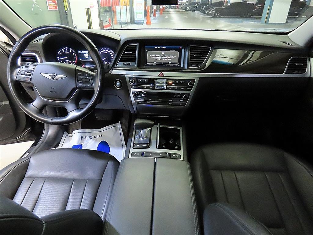 Genesis G80 - Vista 10