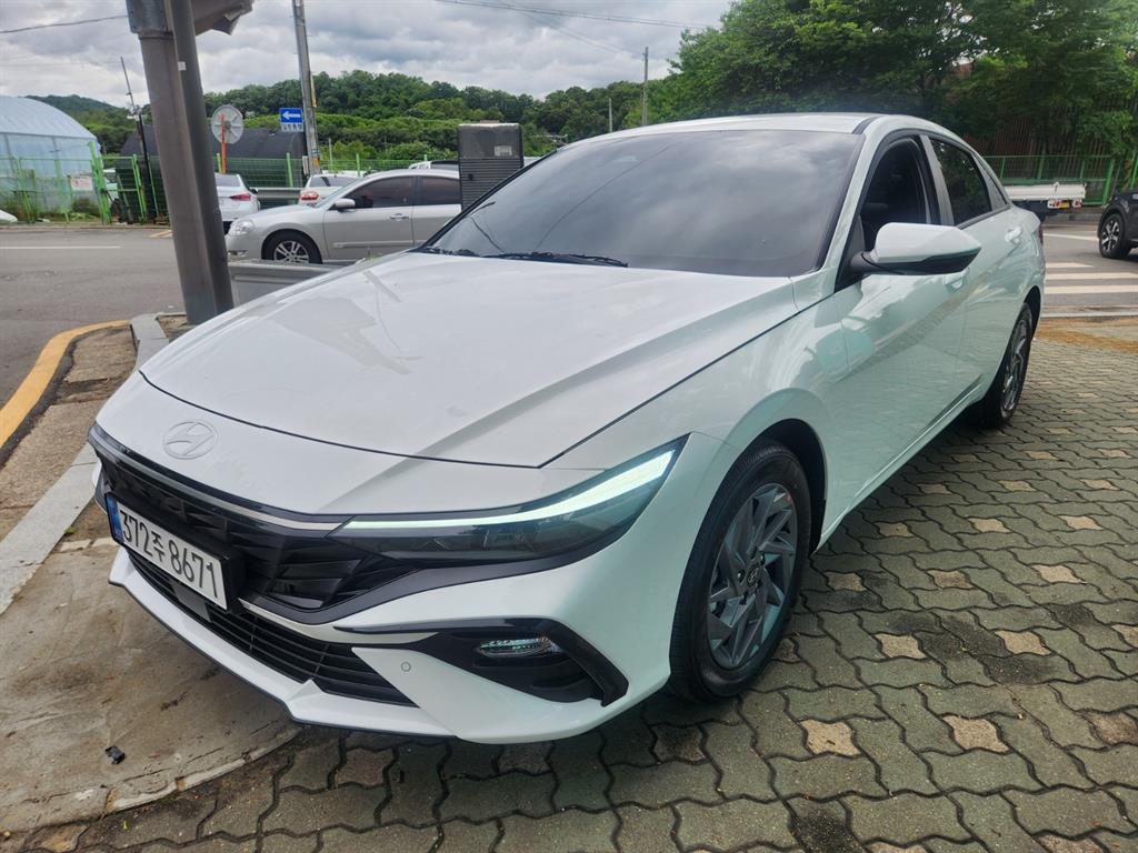 HYUNDAI Avante 2026 Blanco - Importación desde Corea - HF Imports Iquique - Foto 1