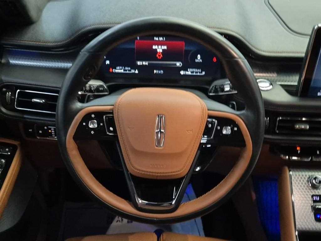 Lincoln Aviator - Vista 9