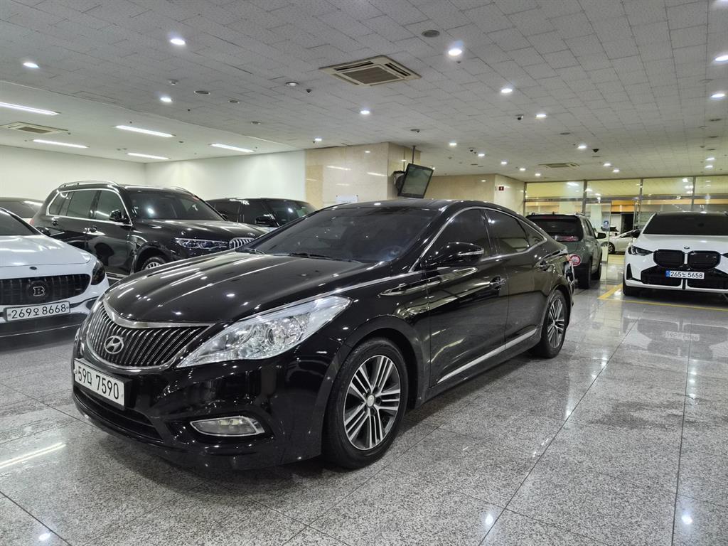 HYUNDAI Grandeur - Vista 2