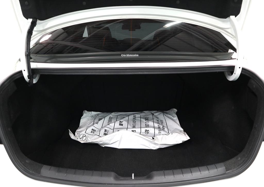 HYUNDAI Avante 2019 Blanco - Importación desde Corea - HF Imports Iquique - Foto 19
