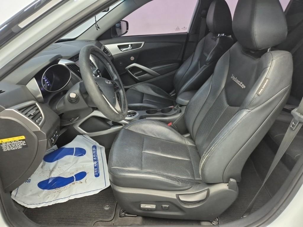 HYUNDAI Veloster - Vista 11