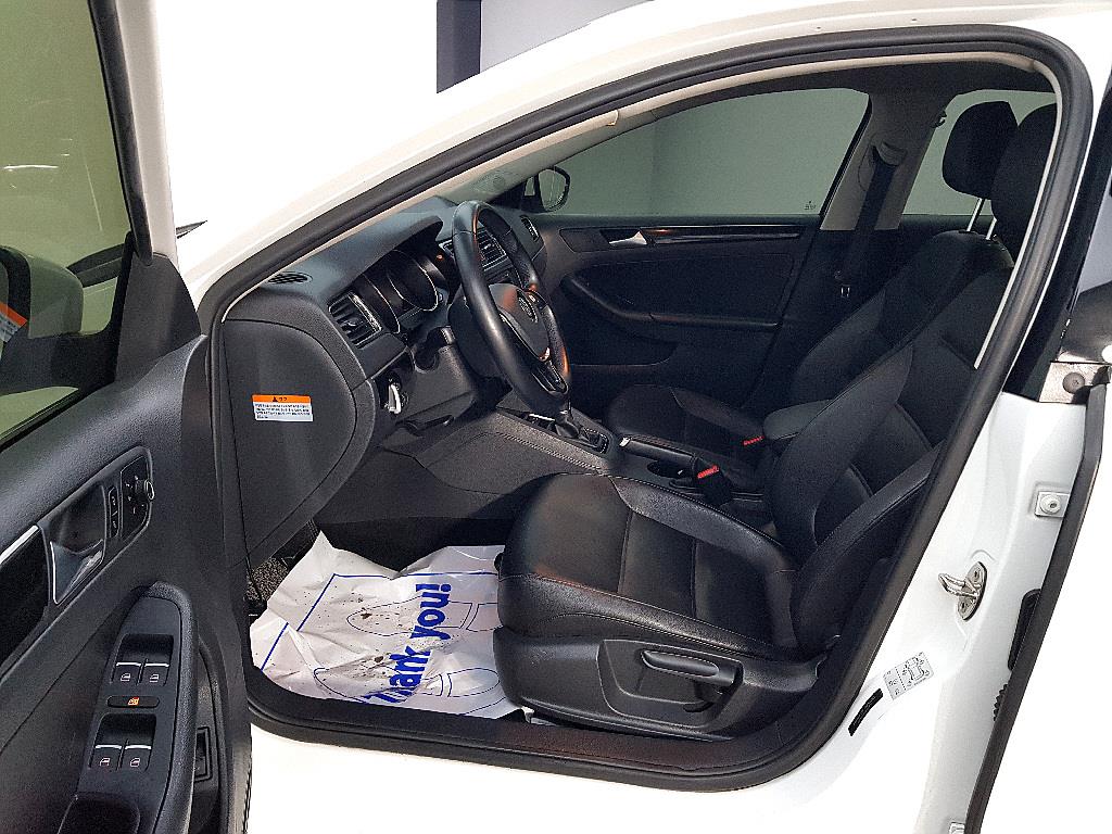 Volkswagen Jetta - Vista 8