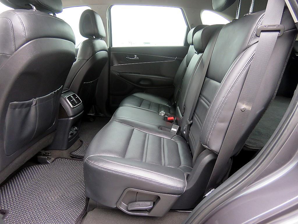 KIA Sorento - Vista 7