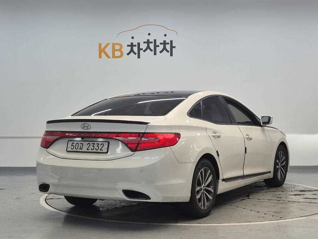HYUNDAI Grandeur - Vista 3