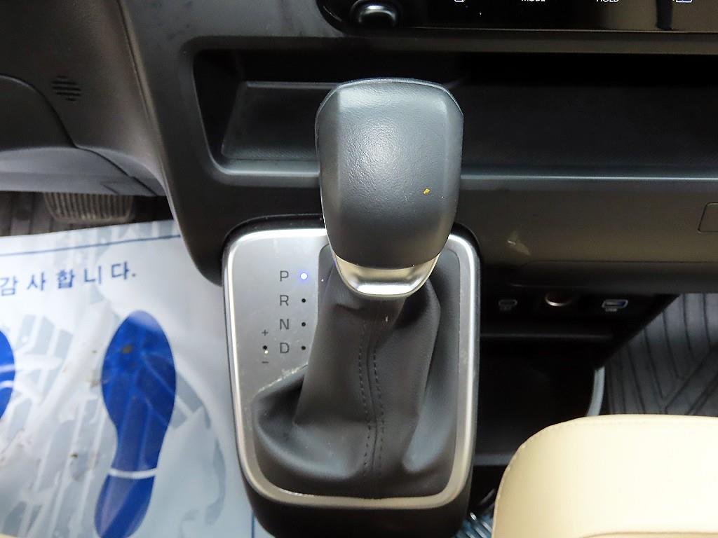 HYUNDAI Staria - Vista 10