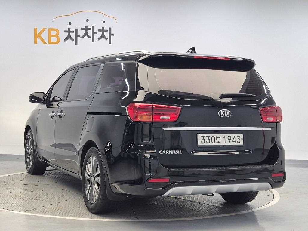KIA Carnival - Vista 2