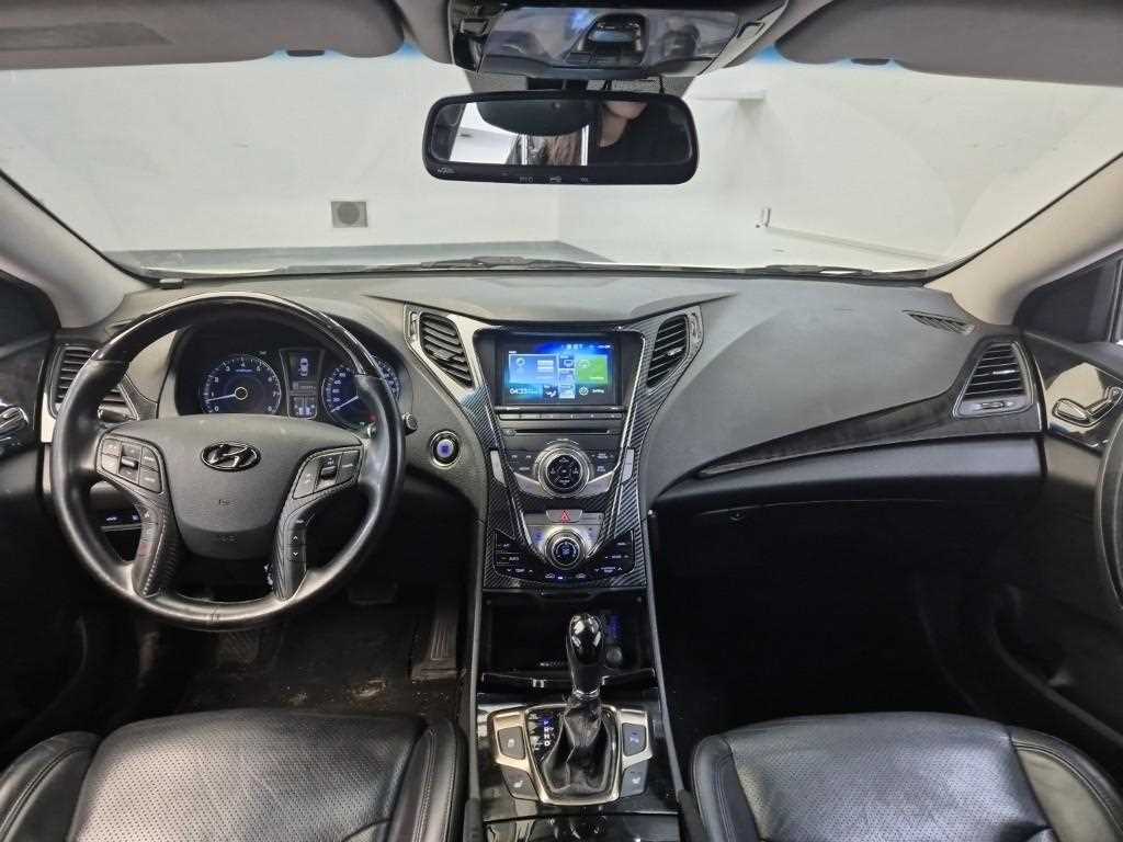 HYUNDAI Grandeur - Vista 6