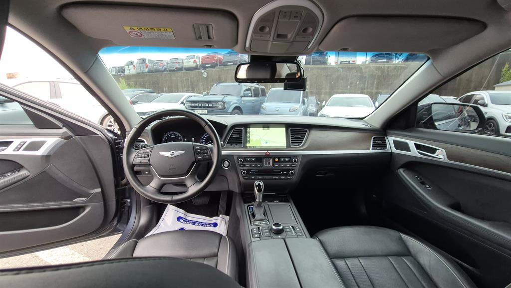 HYUNDAI Genesis - Vista 7