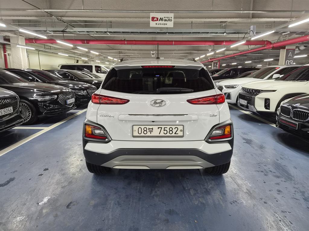 HYUNDAI Kona - Vista 5