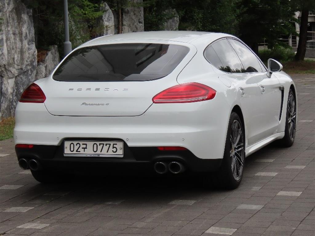 Porsche Panamera - Vista 5