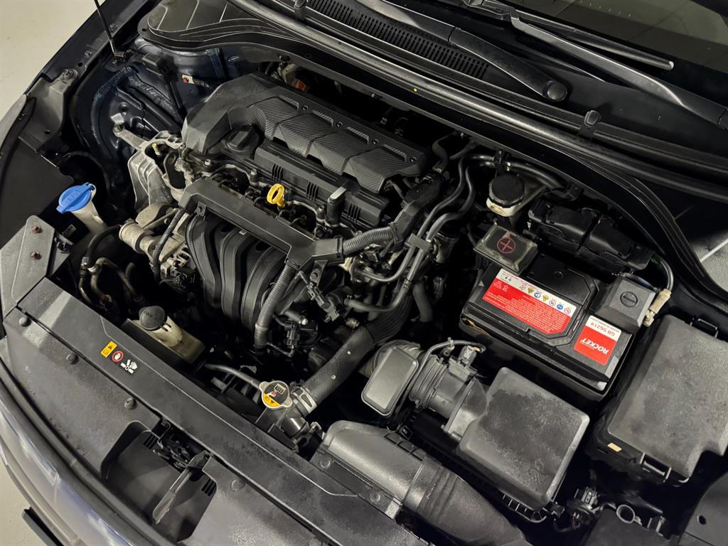 HYUNDAI Avante - Vista 6