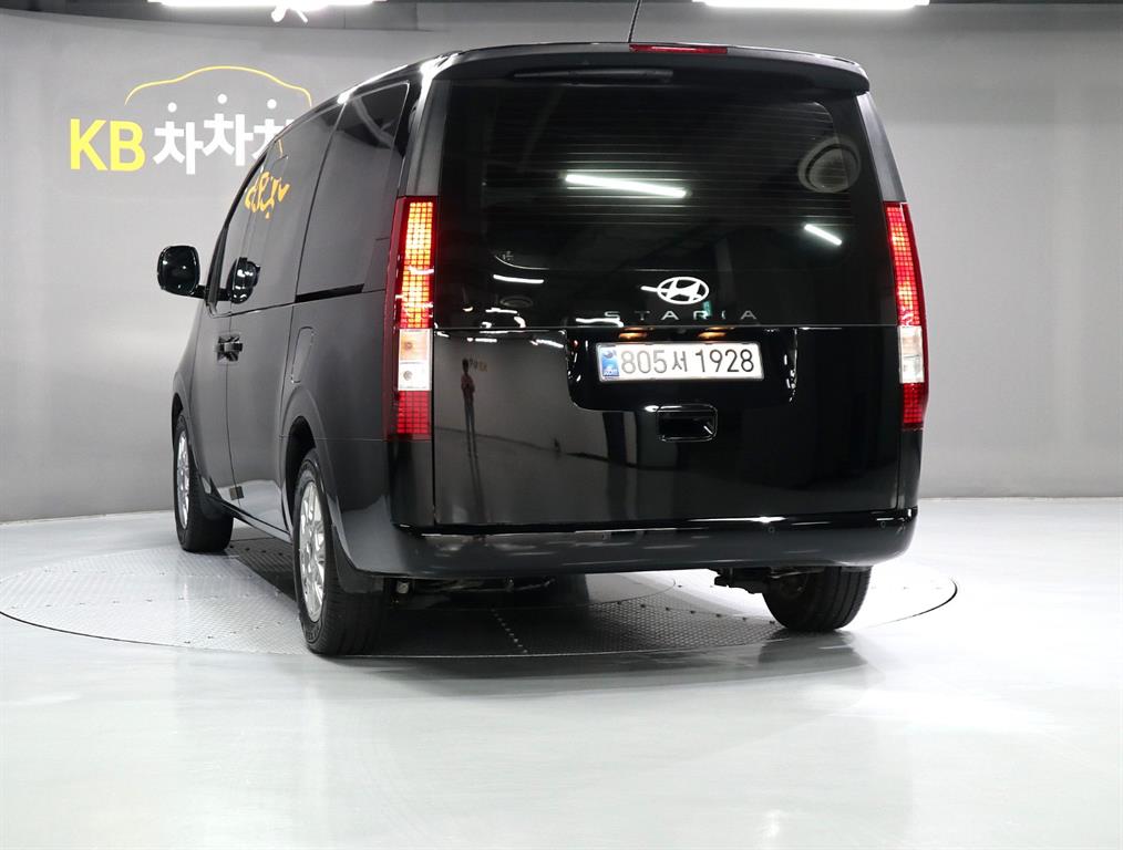 HYUNDAI Staria - Vista 4