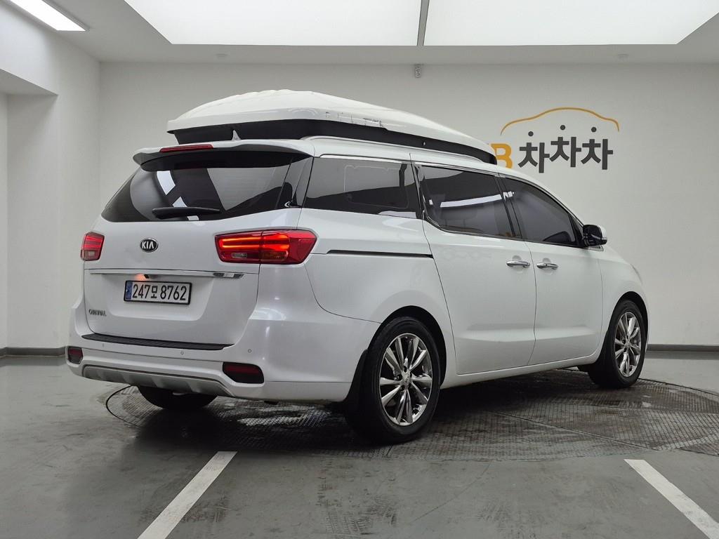 KIA Carnival - Vista 4