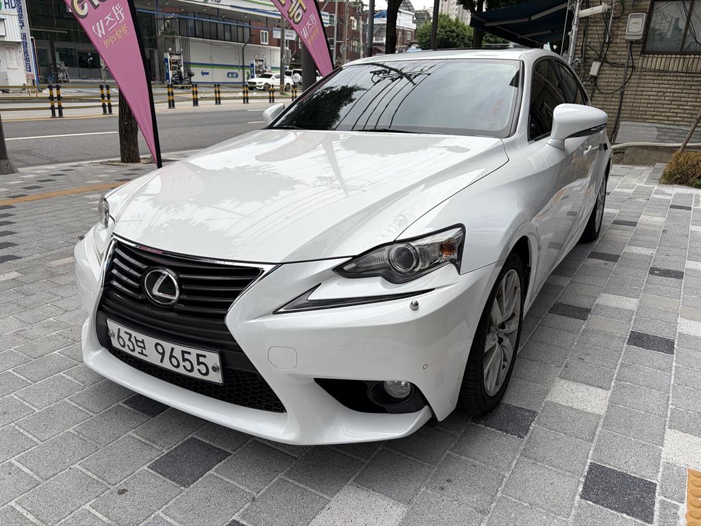 Lexus IS - Vista 2
