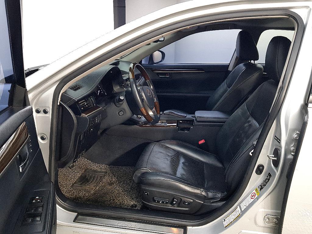 Lexus ES - Vista 8