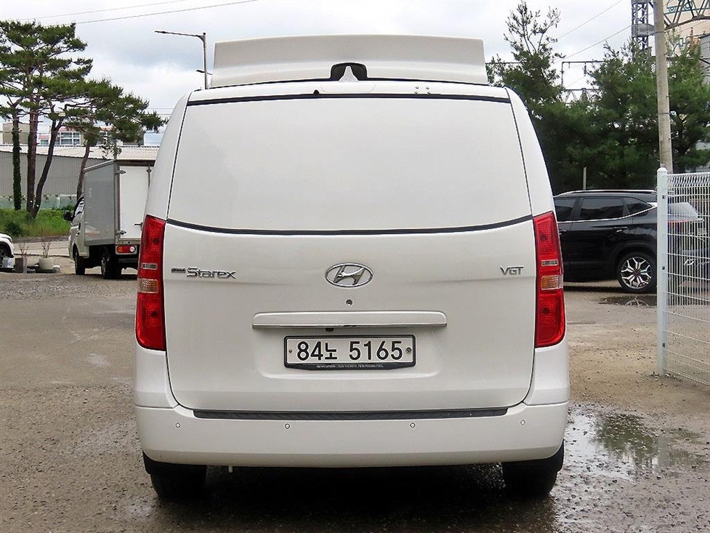 HYUNDAI Starex - Vista 4