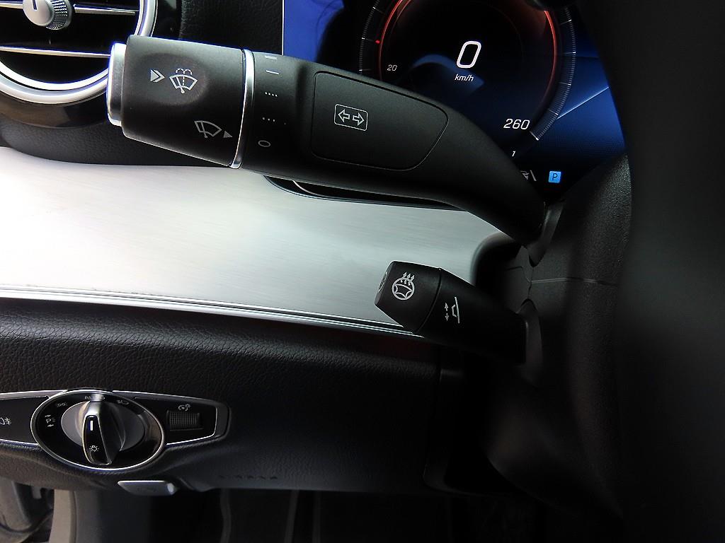 Mercedes Benz E class - Vista 12