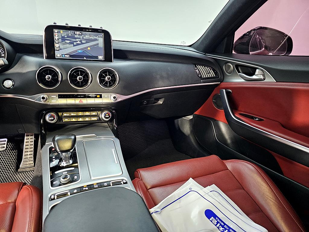 KIA Stinger - Vista 10