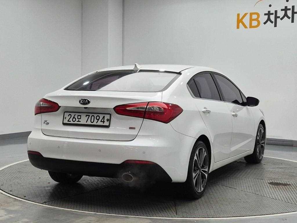 KIA K3 - Vista 3