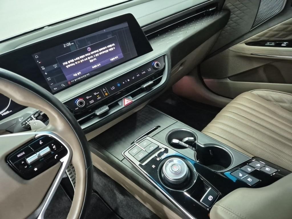 KIA K8 - Vista 10