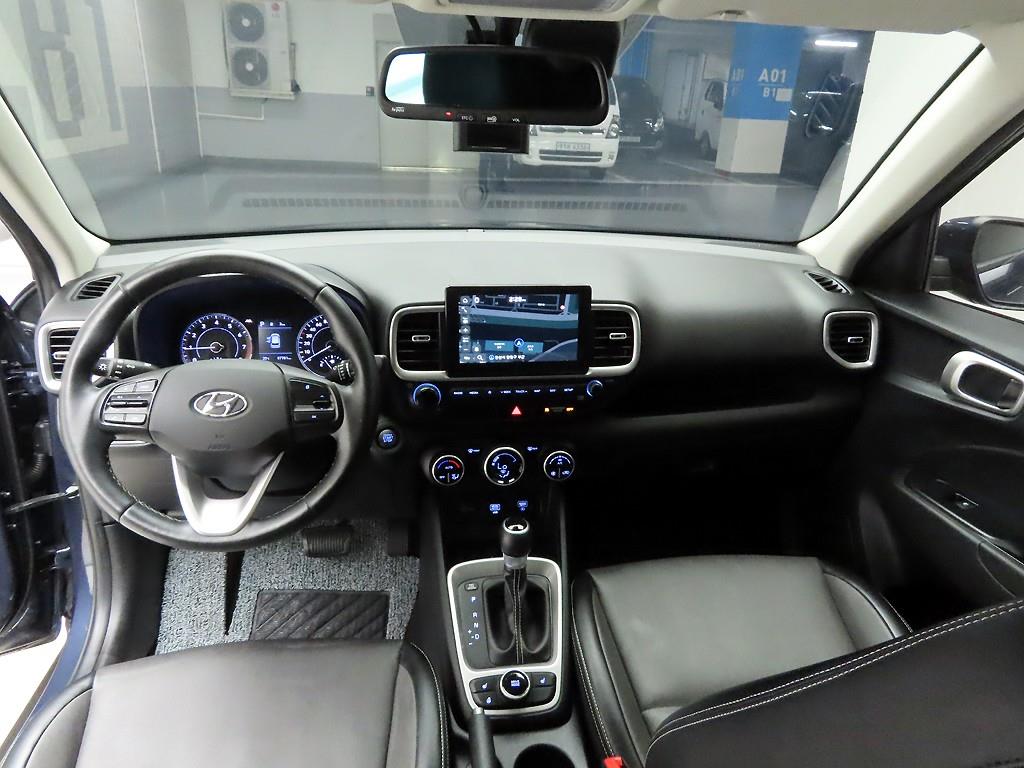 HYUNDAI Venue - Vista 6