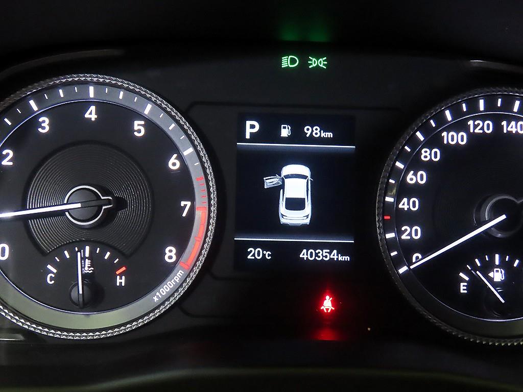 HYUNDAI Sonata - Vista 9