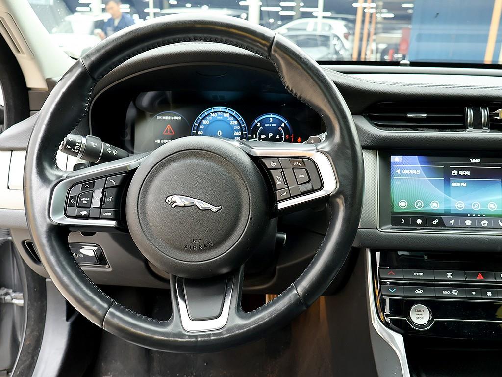 Jaguar XF 2018 Gris - Importación desde Corea - HF Imports Iquique - Foto 8