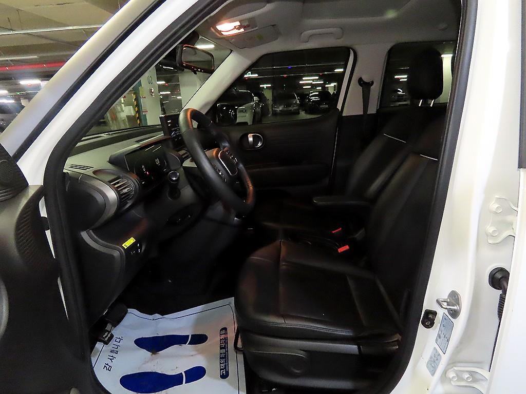 HYUNDAI Casper - Vista 6