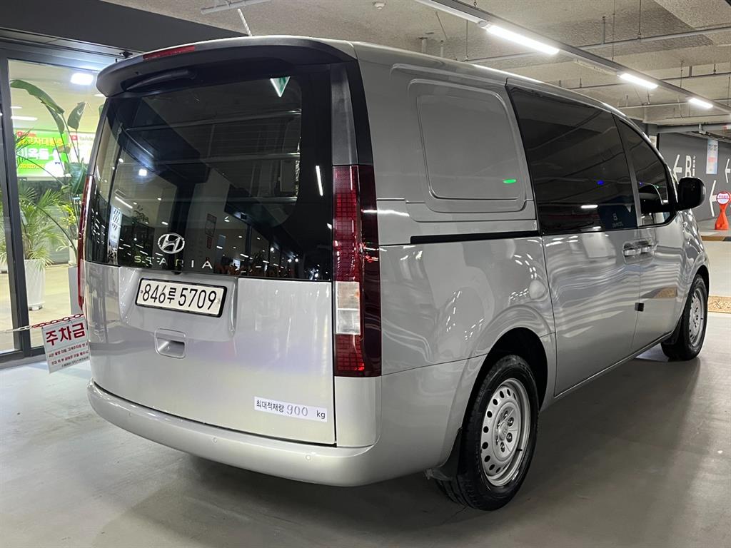 HYUNDAI Staria - Vista 4