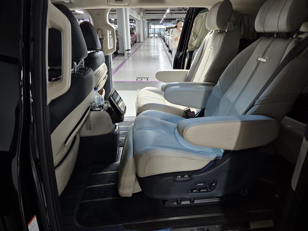 KIA Carnival - Vista 4