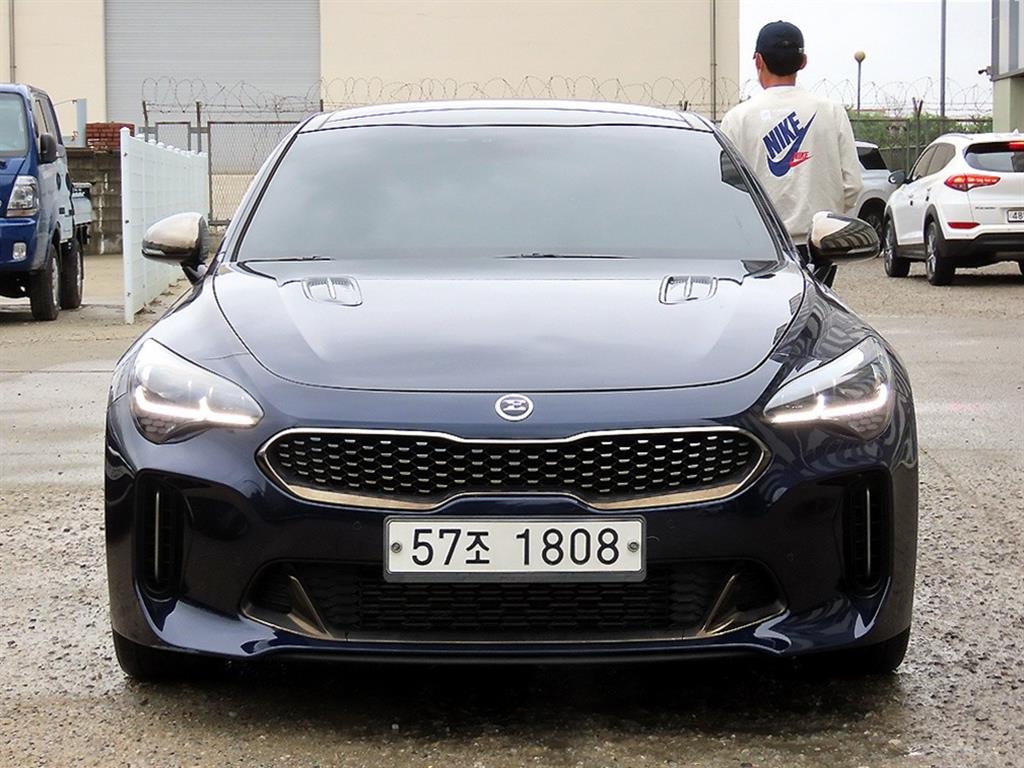 KIA Stinger 2019 Azul - Importación desde Corea - HF Imports Iquique - Foto 1