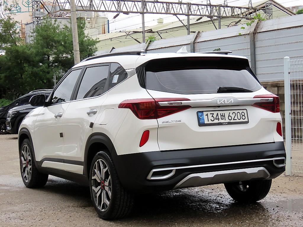 KIA Seltos - Vista 3