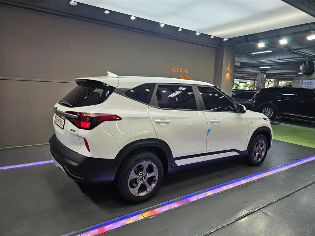 KIA Seltos - Vista 12