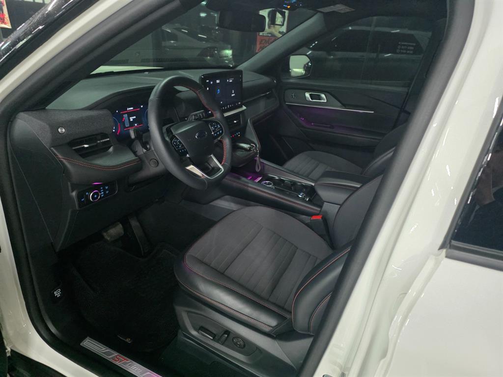 Ford Explorer - Vista 5