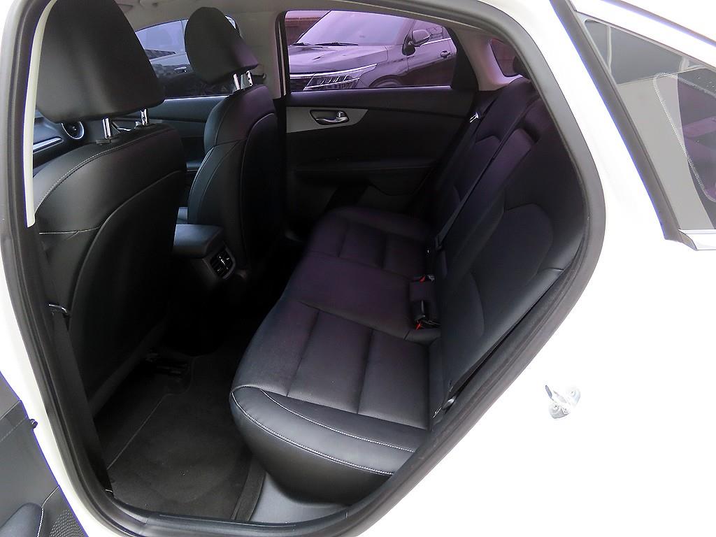 KIA K3 - Vista 6