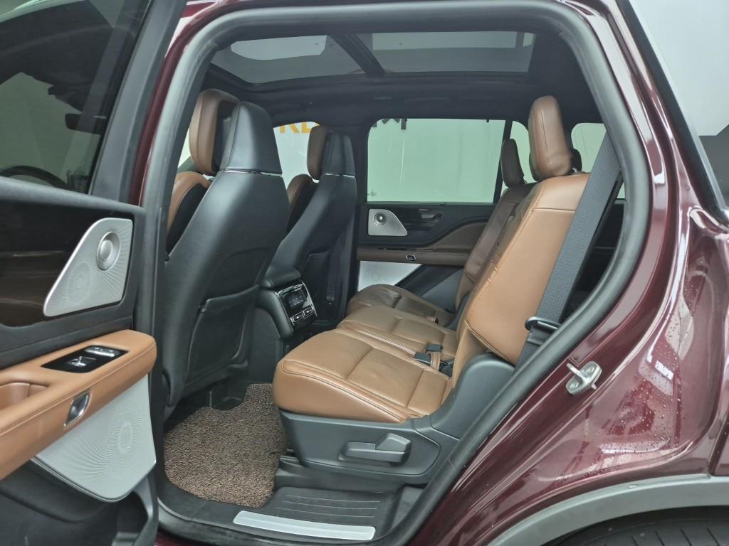 Lincoln Aviator - Vista 12