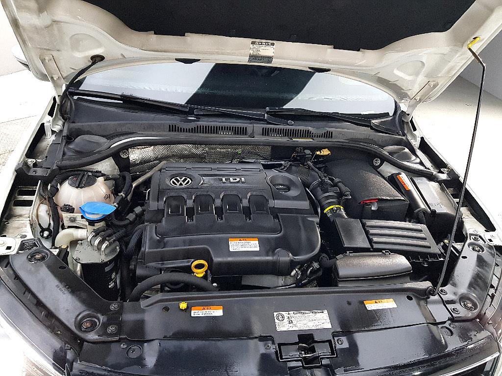 Volkswagen Jetta - Vista 6