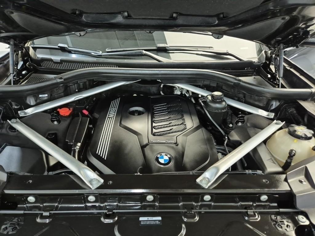 BMW X7 - Vista 5