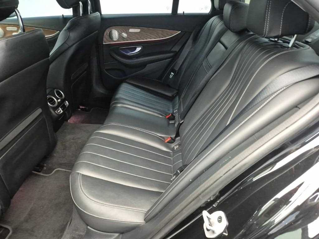 Mercedes Benz E class - Vista 12