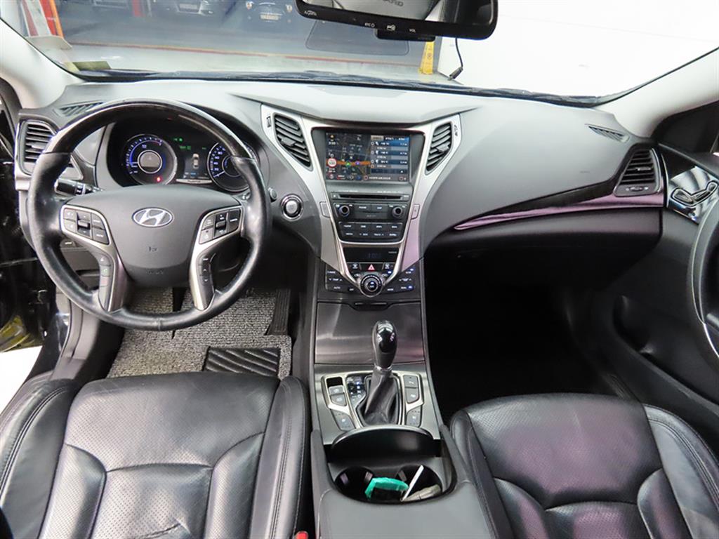 HYUNDAI Grandeur - Vista 7